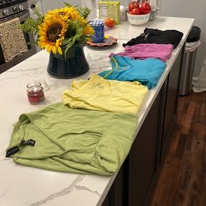 Tshirt 5 pack. XL. Featuring your favorite brands!   Lightly worn